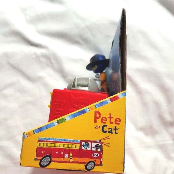 : NWT Pete the Cat: Firefighter Pete with Fire truck fireman - Picture 4 of 10